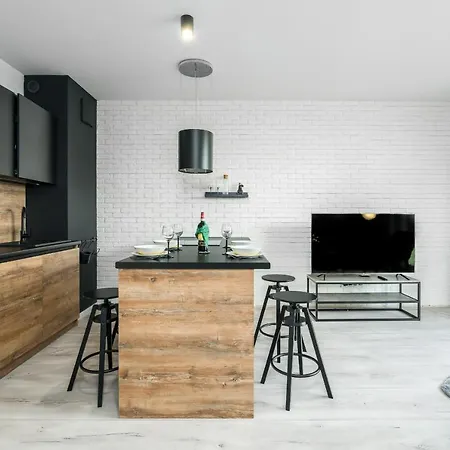 Esencja With Free Parking Garbary 104 By Renters