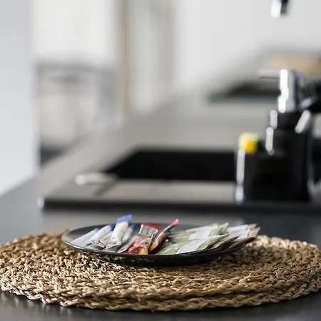 Esencja With Free Parking Garbary 104 By Renters דירה