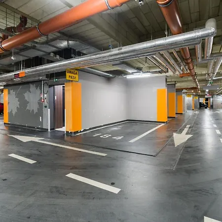 Esencja With Free Parking Garbary 104 By Renters דירה