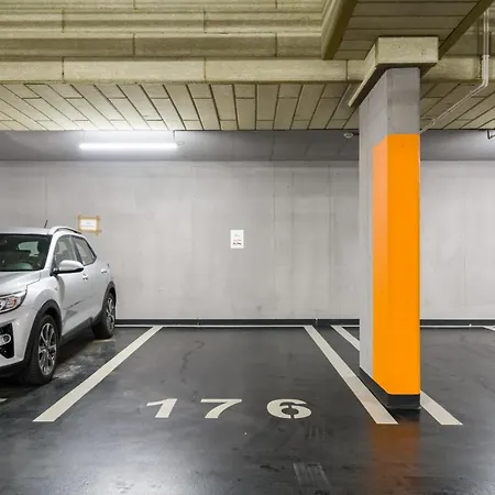 Esencja With Free Parking Garbary 104 By Renters Poznan