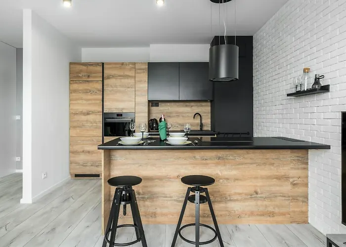 Esencja With Free Parking Garbary 104 By Renters