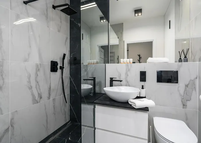 Апартаменти Esencja With Free Parking Garbary 104 By Renters *