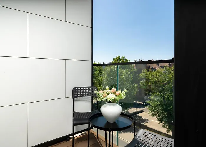 Апартаменти Esencja With Free Parking Garbary 104 By Renters Познань