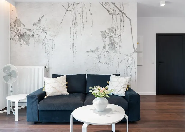 Апартаменти Esencja With Free Parking Garbary 104 By Renters