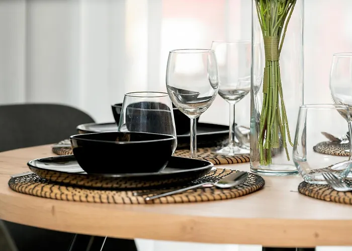 Esencja With Free Parking Garbary 104 By Renters Познань