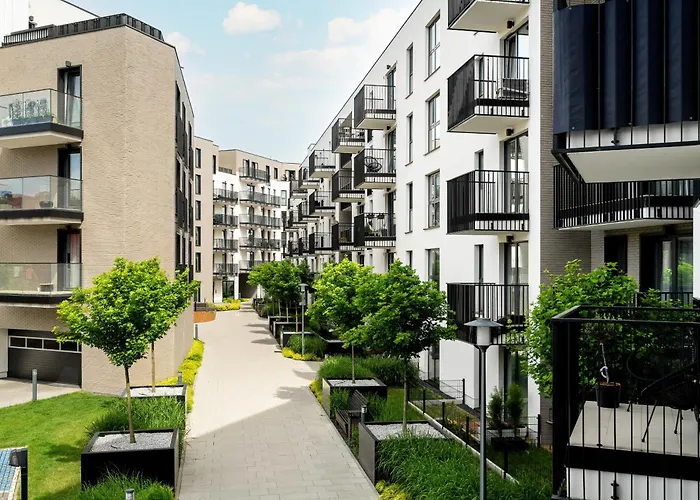 Апартаменти Esencja With Free Parking Garbary 104 By Renters