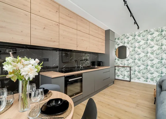 Esencja With Free Parking Garbary 104 By Renters