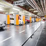 Esencja With Free Parking Garbary 104 By Renters Poznan