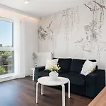 Esencja With Free Parking Garbary 104 By Renters Apartment Poznan