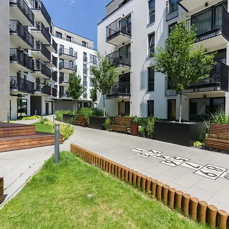 Esencja With Free Parking Garbary 104 By Renters דירה *