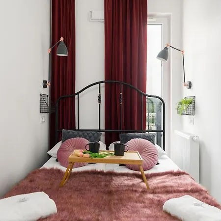 Esencja With Free Parking Garbary 104 By Renters Poznan