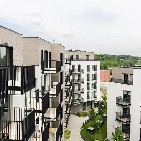 Esencja With Free Parking Garbary 104 By Renters 아파트 *