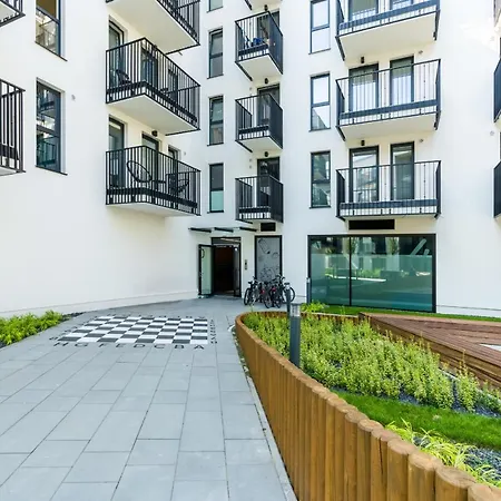 Esencja With Free Parking Garbary 104 By Renters * Posen