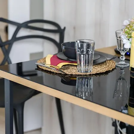 Esencja With Free Parking Garbary 104 By Renters Apartamento