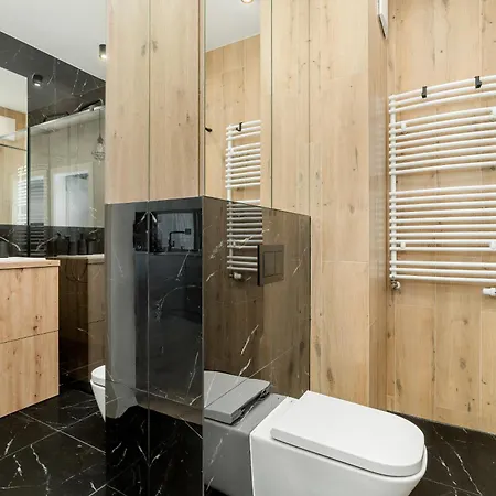 Esencja With Free Parking Garbary 104 By Renters Apartamento *