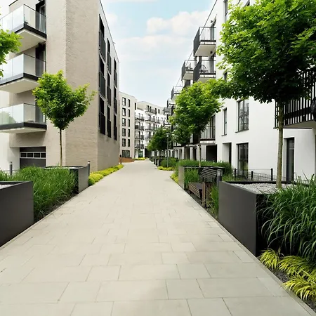 Esencja With Free Parking Garbary 104 By Renters דירה *