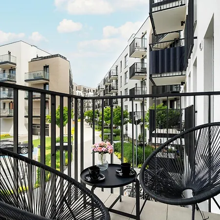 Apartment Esencja With Free Parking Garbary 104 By Renters Posen