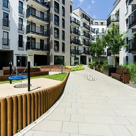 Esencja With Free Parking Garbary 104 By Renters Apartamento Poznan