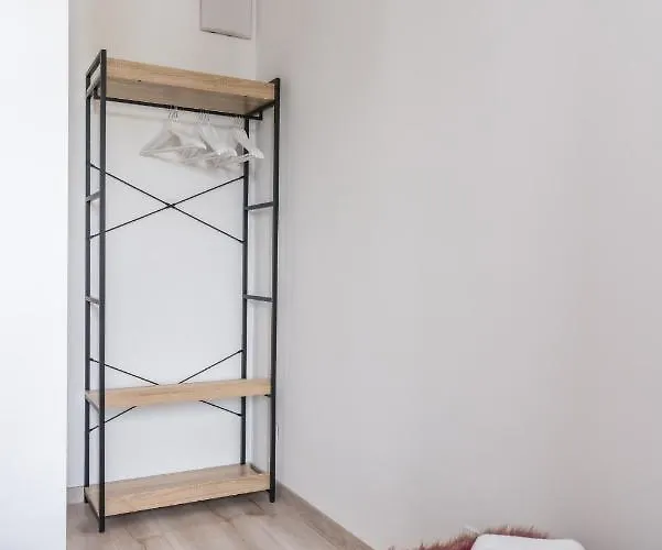 Esencja With Free Parking Garbary 104 By Renters Poznań