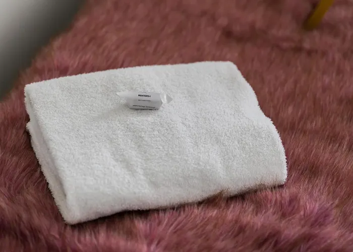 Esencja With Free Parking Garbary 104 By Renters Poznan