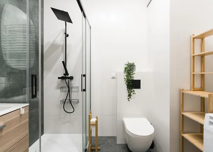 Apartment Esencja With Free Parking Garbary 104 By Renters Poznan